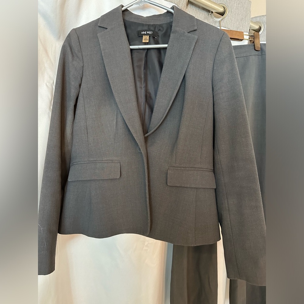 Nine West Gray Suit Set (Size 2)